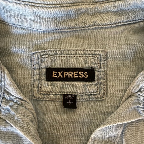 Express Denim Sleeveless Button Down - Picture 3 of 3